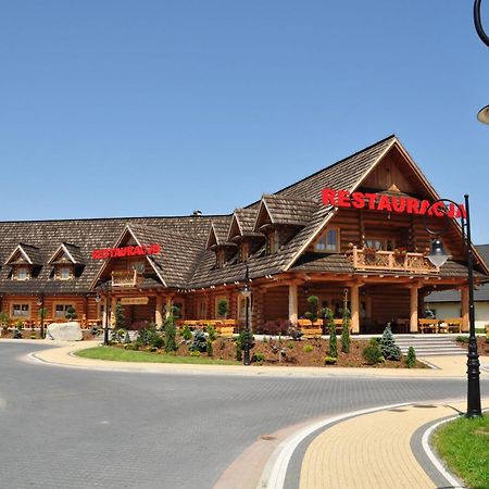 Dwor Kresowy Hotel Radymno Bagian luar foto