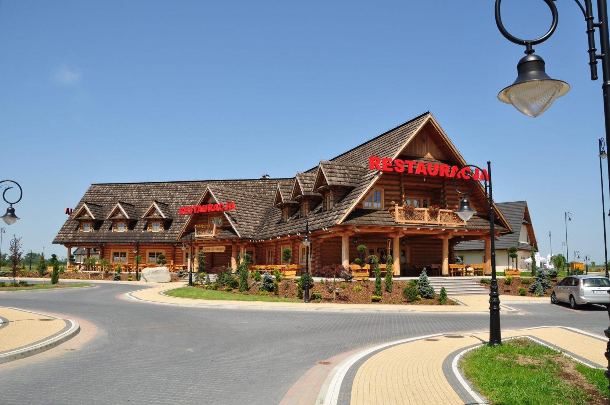 Dwor Kresowy Hotel Radymno Bagian luar foto