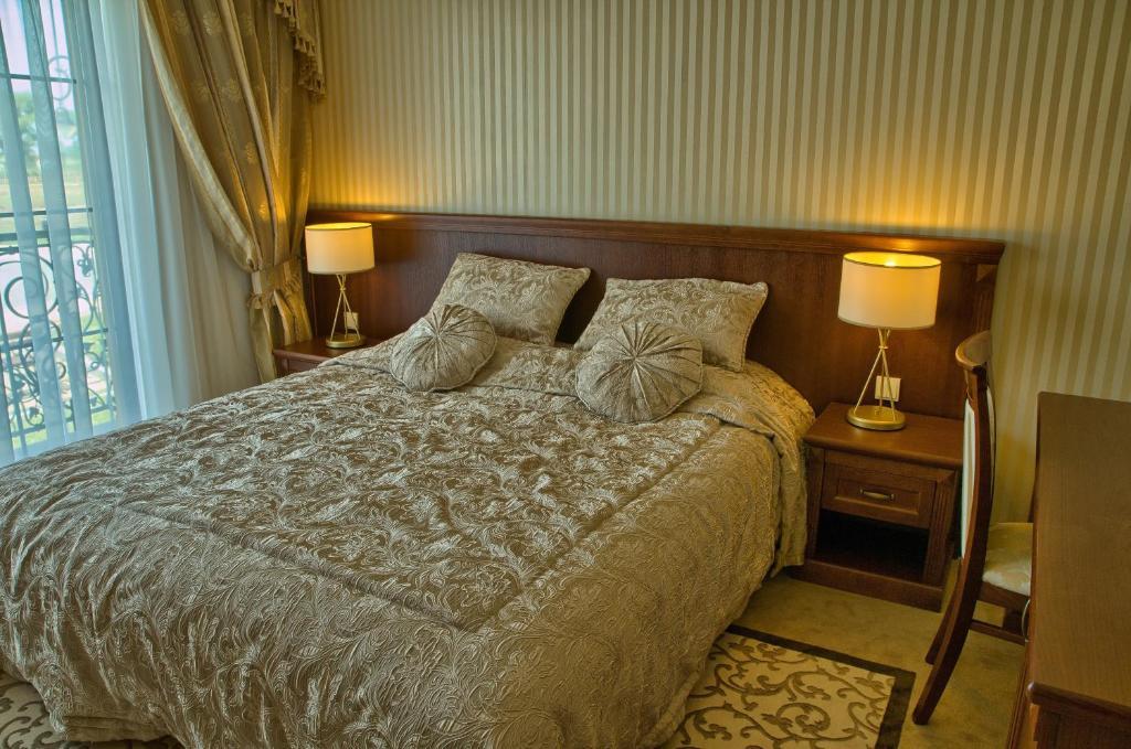 Dwor Kresowy Hotel Radymno Ruang foto