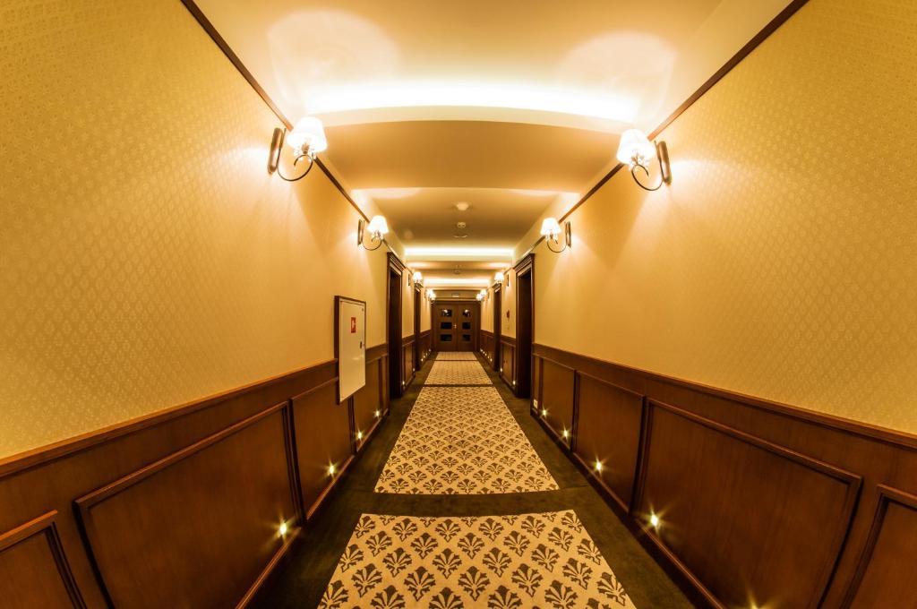 Dwor Kresowy Hotel Radymno Bagian luar foto