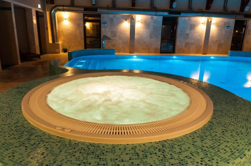 Dwor Kresowy Hotel Radymno Bagian luar foto